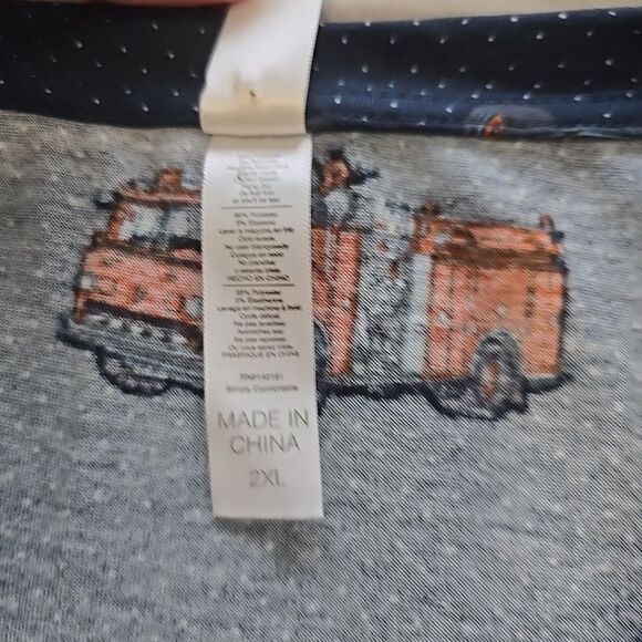 LuLaRoe 2XL Christy Navy T Shirt XL Blue Red Firetrucks First Responder - Picture 6 of 7